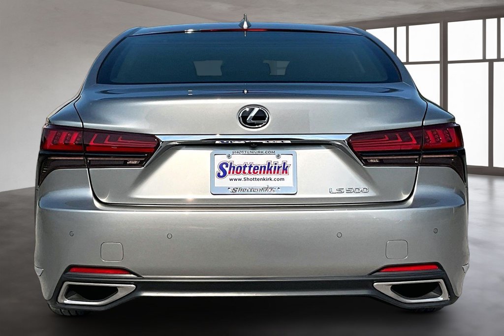 Used 2022 Lexus LS 500 w/ Accessory Package (Z2) RWD image 5