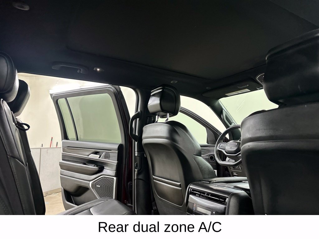 Used 2024 Jeep Wagoneer 4WD w/ Premium Group I image 23