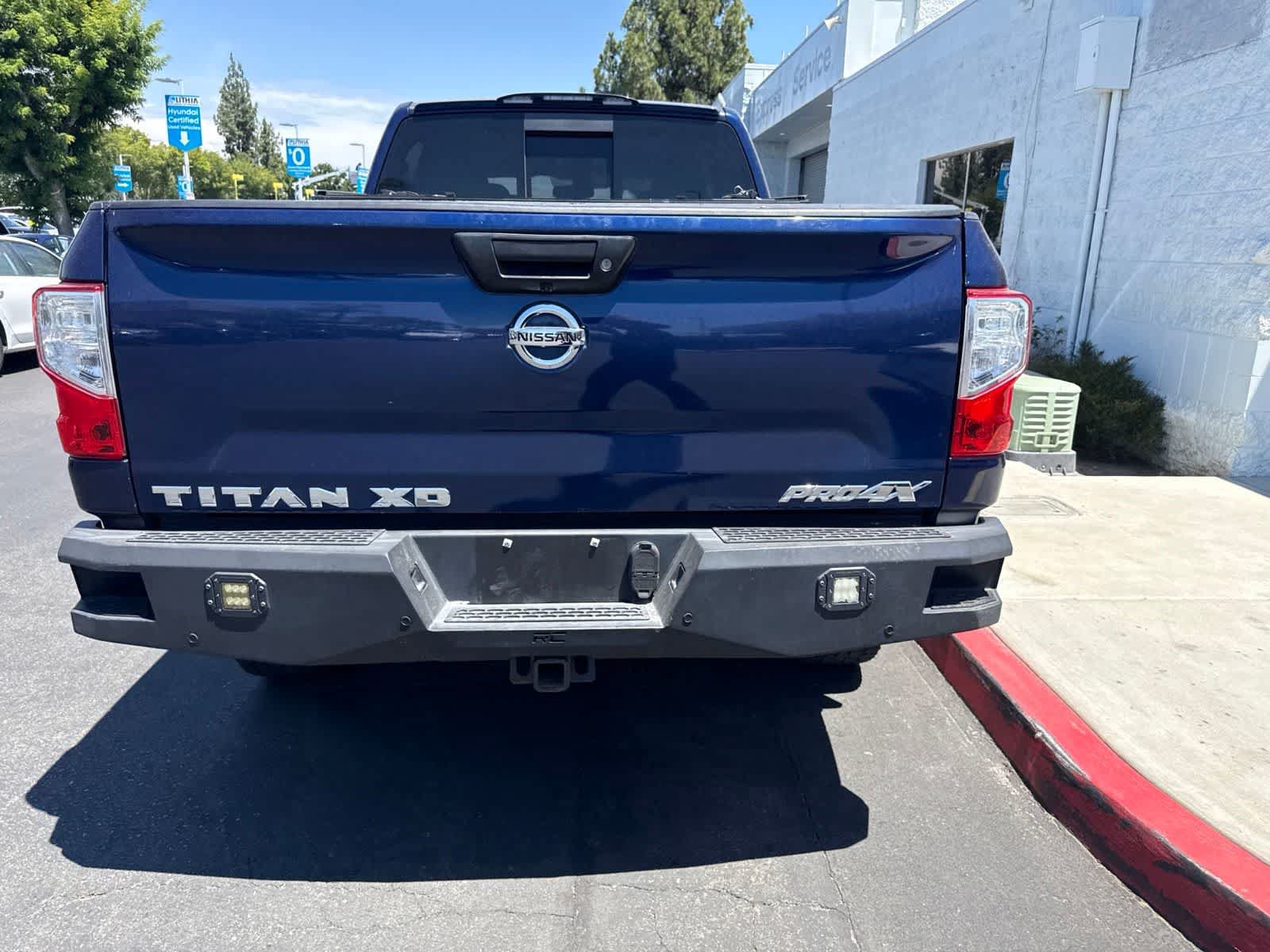 Used 2016 Nissan Titan PRO-4X w/ Pro-4x Convenience Package AWD/4WD image 6
