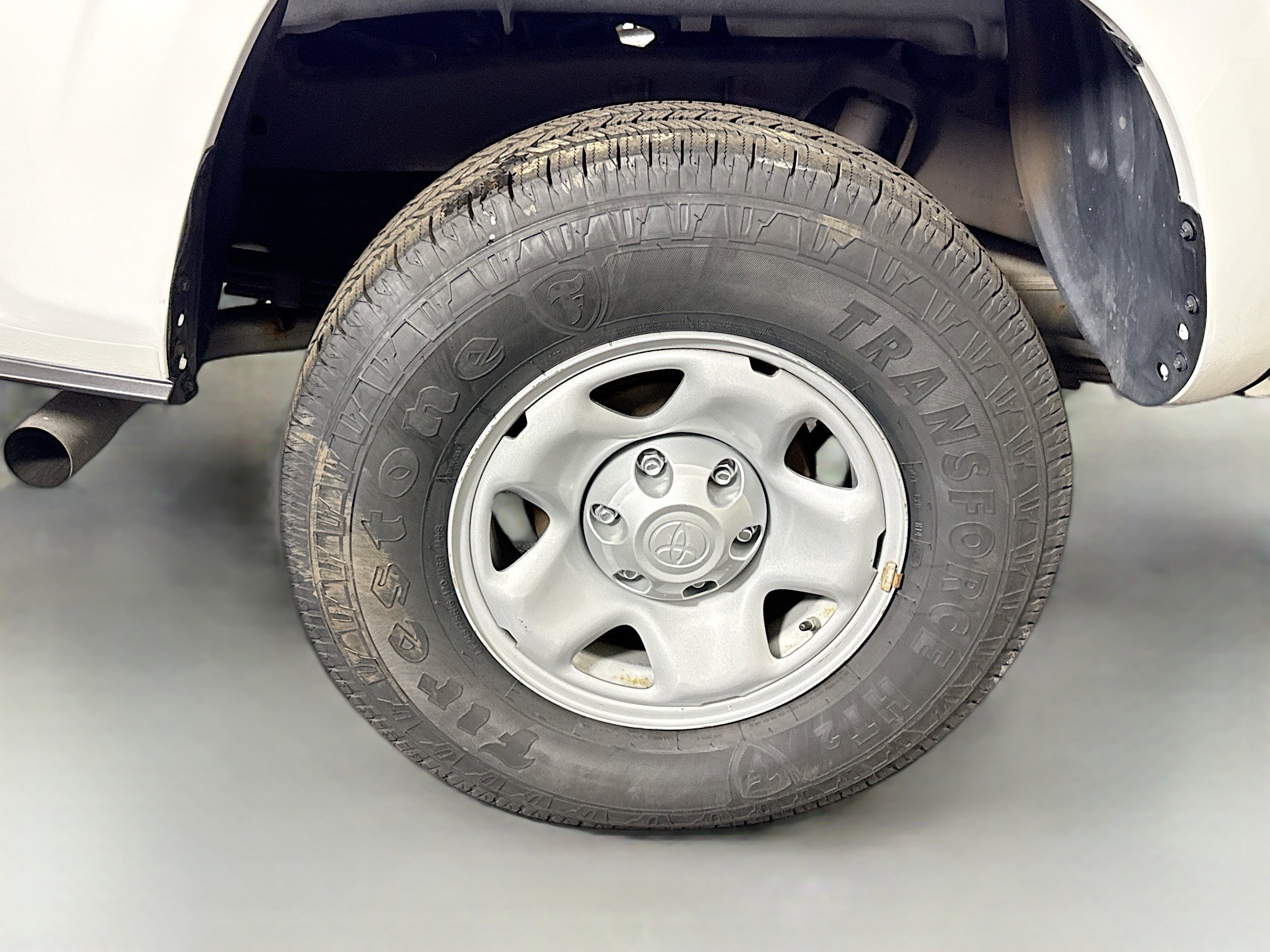 Used 2018 Toyota Tacoma SR image 32