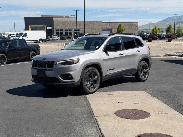 Used 2022 Jeep Cherokee Latitude Lux w/ Sun & Sound Group AWD/4WD image 6