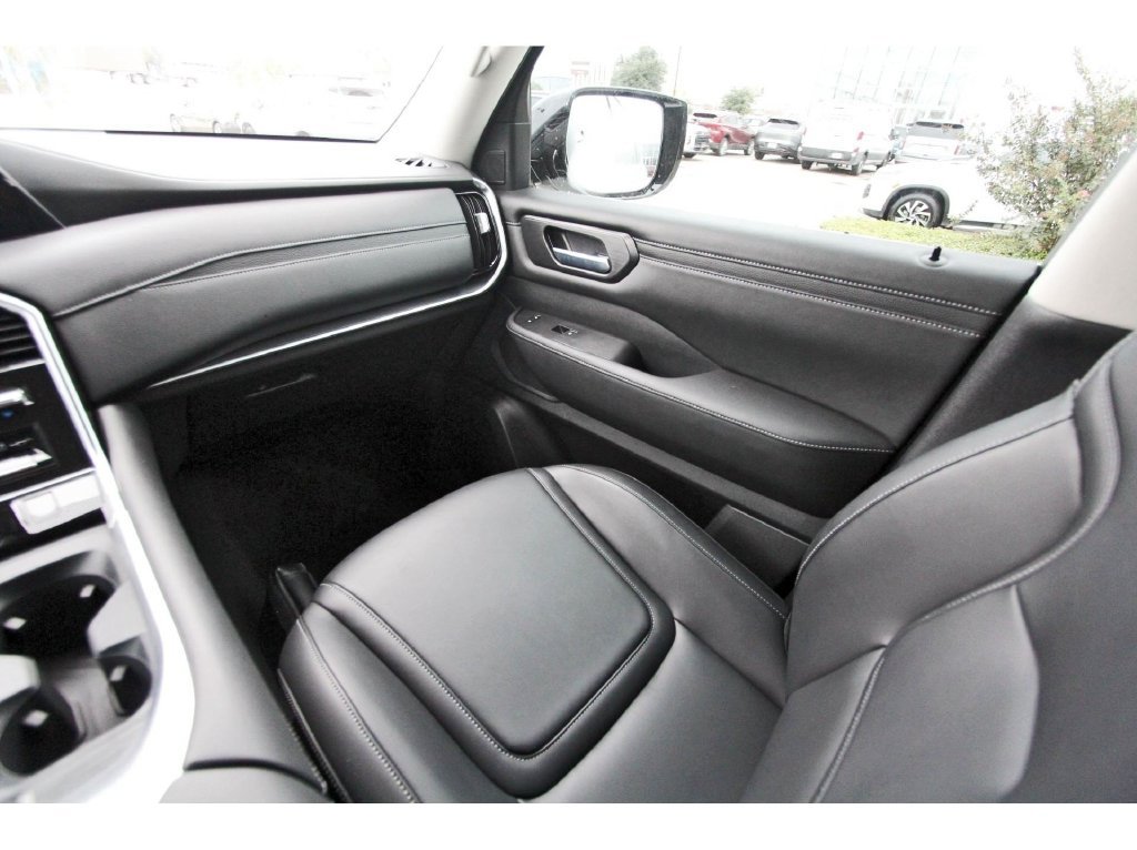 Certified 2026 Nissan Armada SV RWD image 11