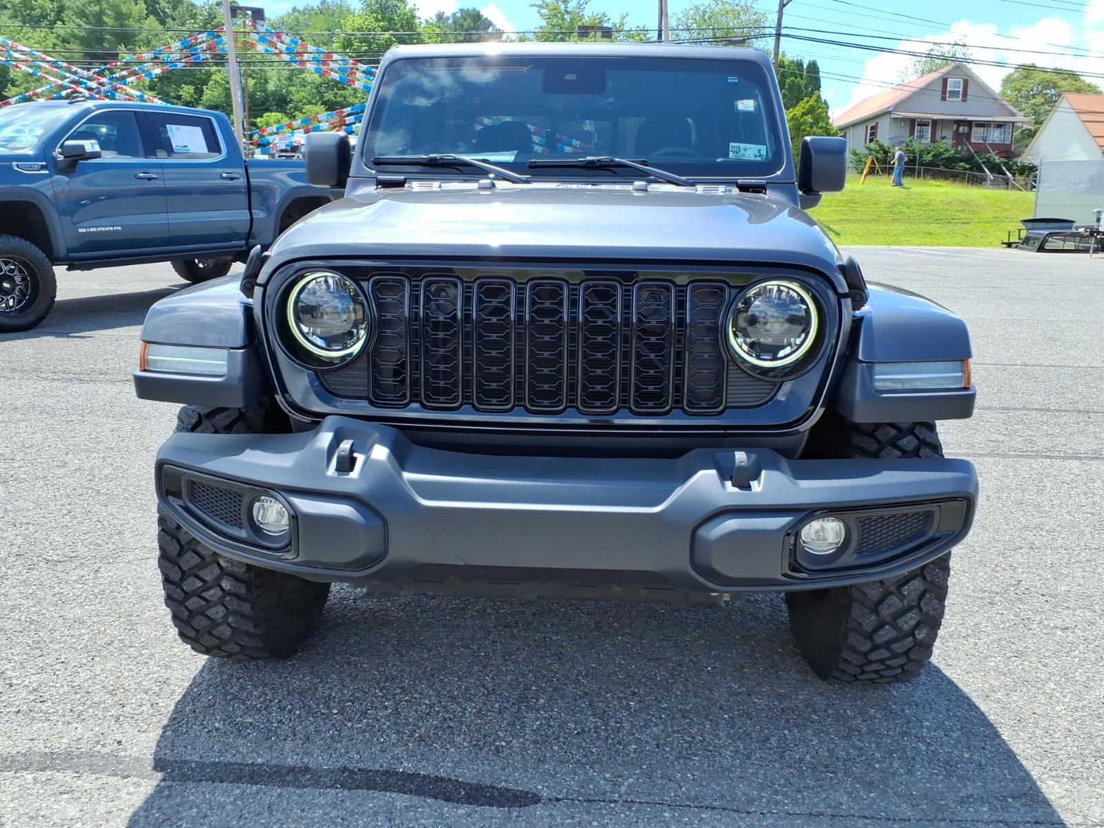 Used 2024 Jeep Gladiator Sport AWD/4WD image 10