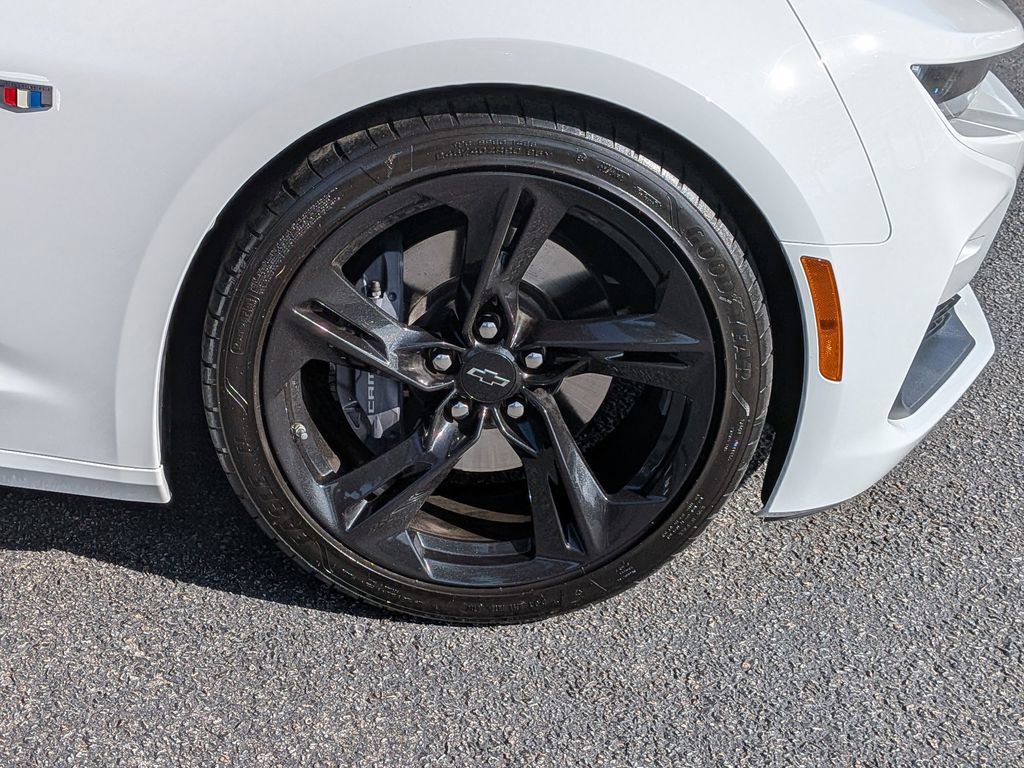 Used 2020 Chevrolet Camaro SS RWD image 11