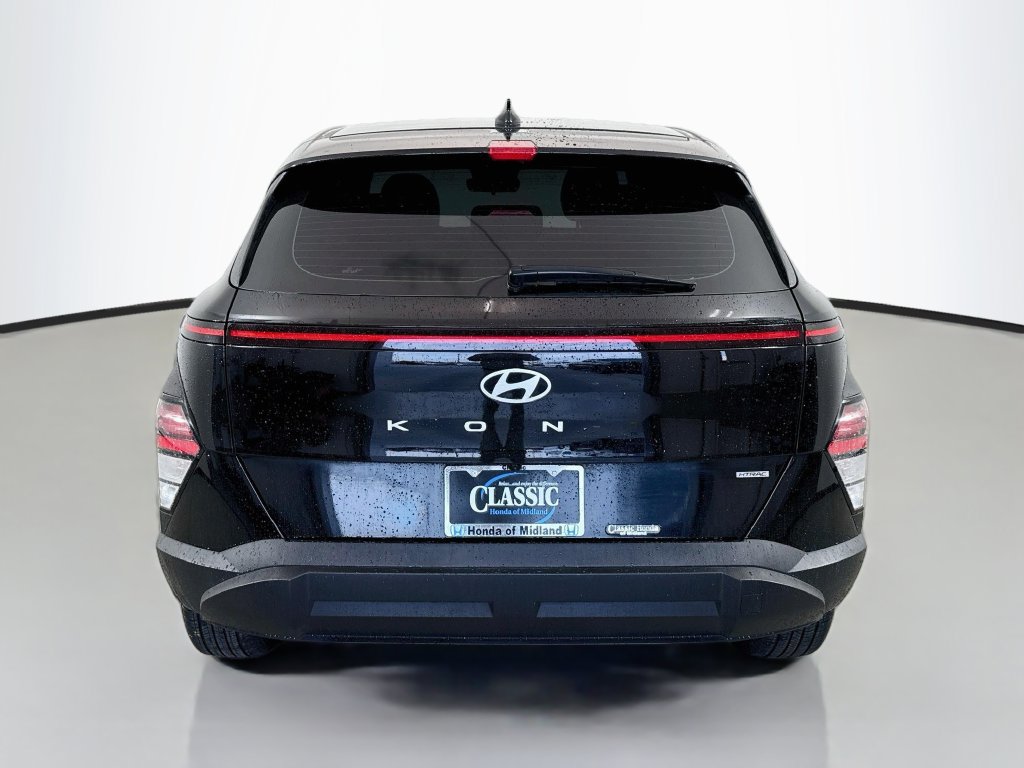 Used 2024 Hyundai Kona SE AWD/4WD image 6