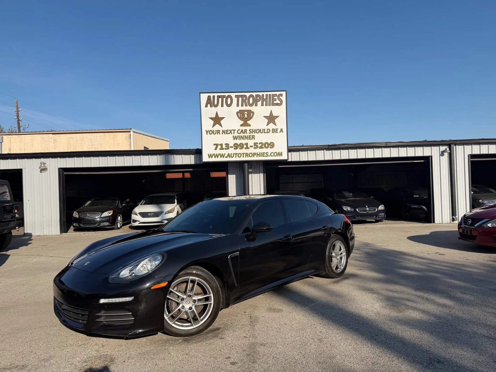 Used 2014 Porsche Panamera 4 w/ Premium Package AWD/4WD image 1