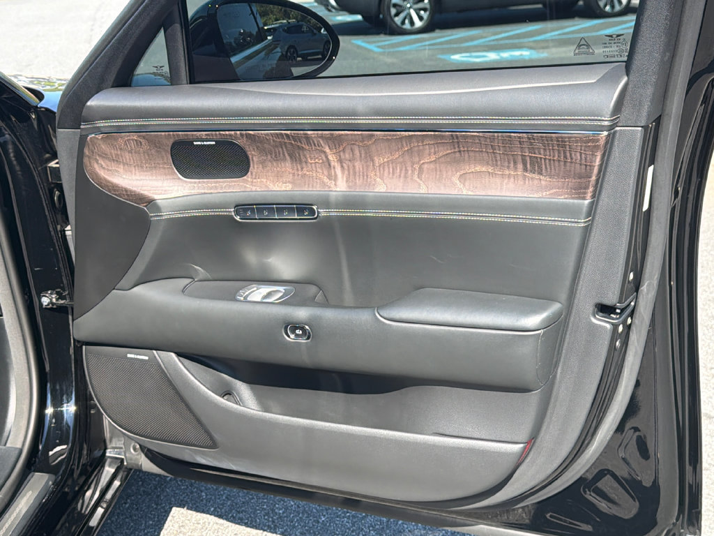 Used 2023 Genesis G90 3.5T AWD/4WD image 16