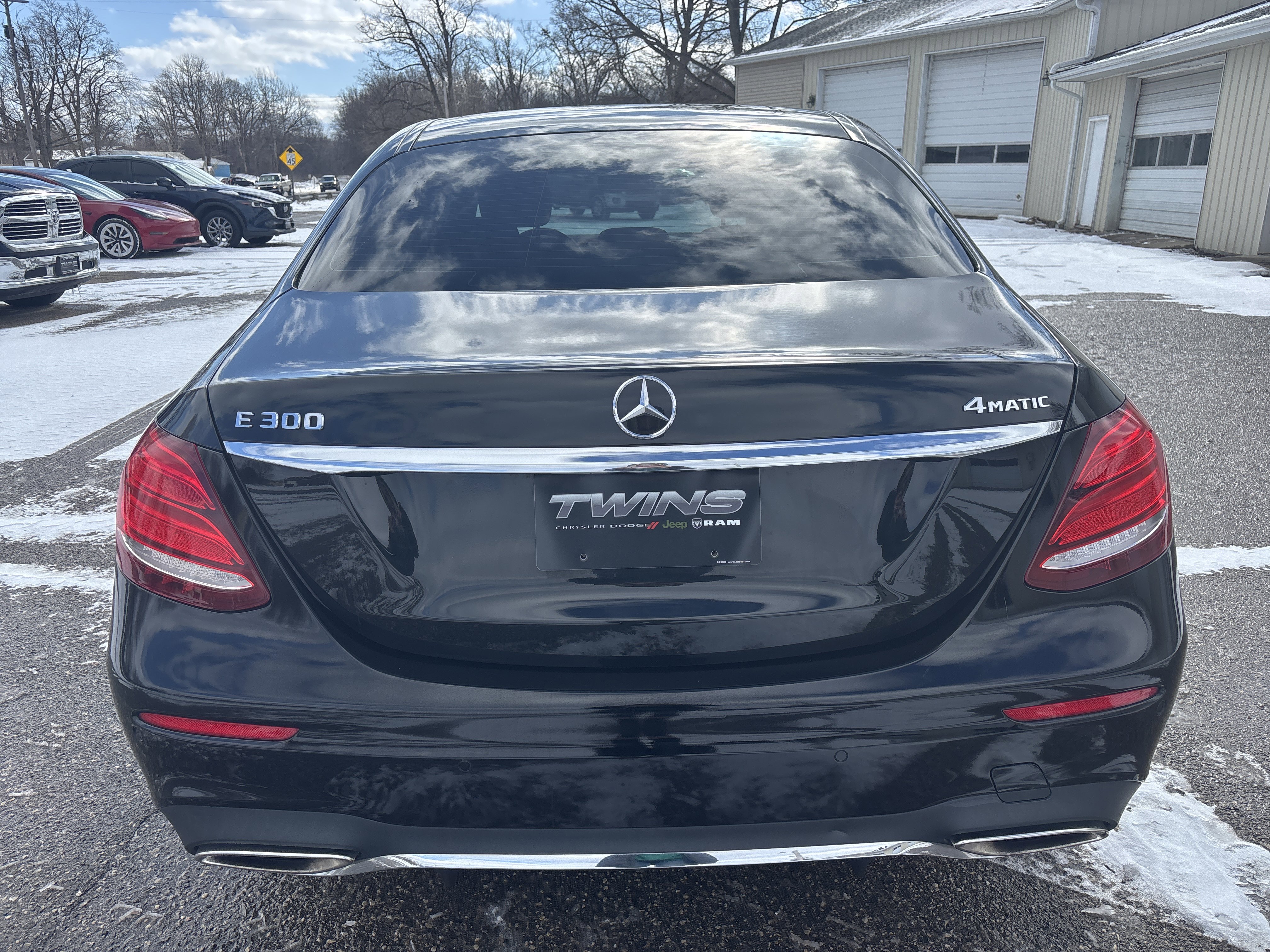 Used 2018 Mercedes-Benz E 300 4MATIC image 7