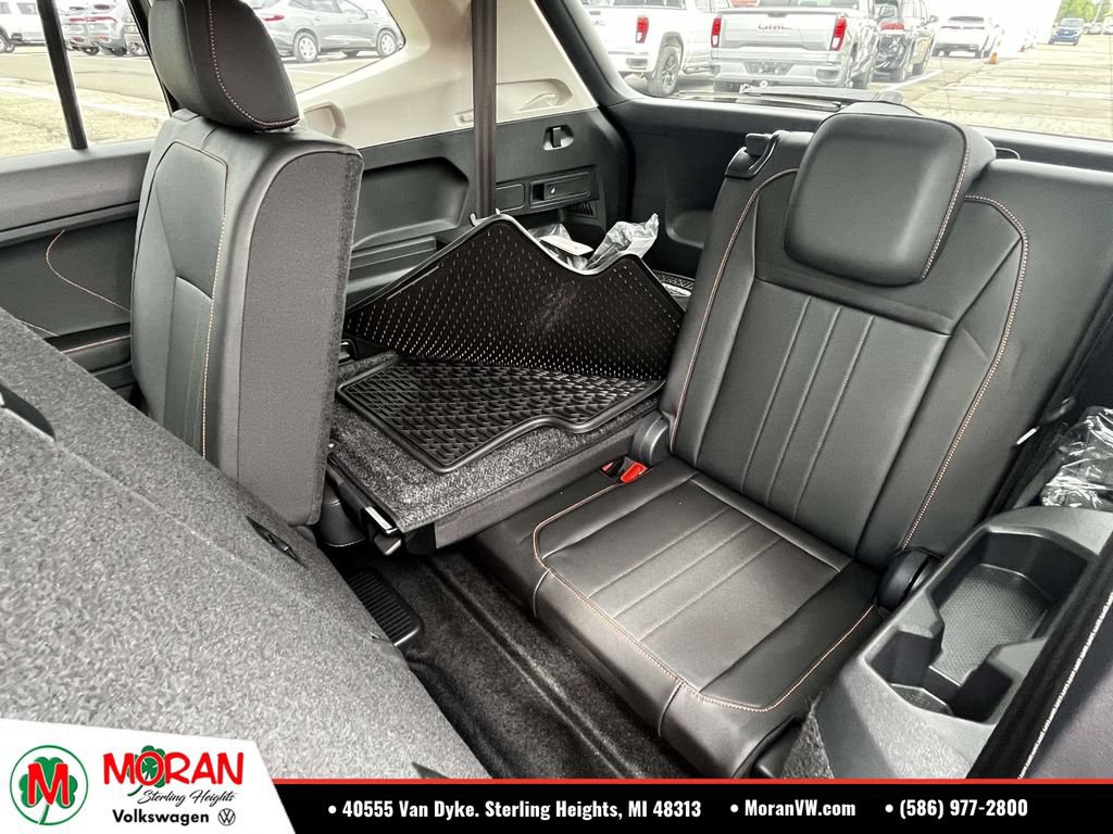 Used 2024 Volkswagen Tiguan Wolfsburg Edition FWD image 11