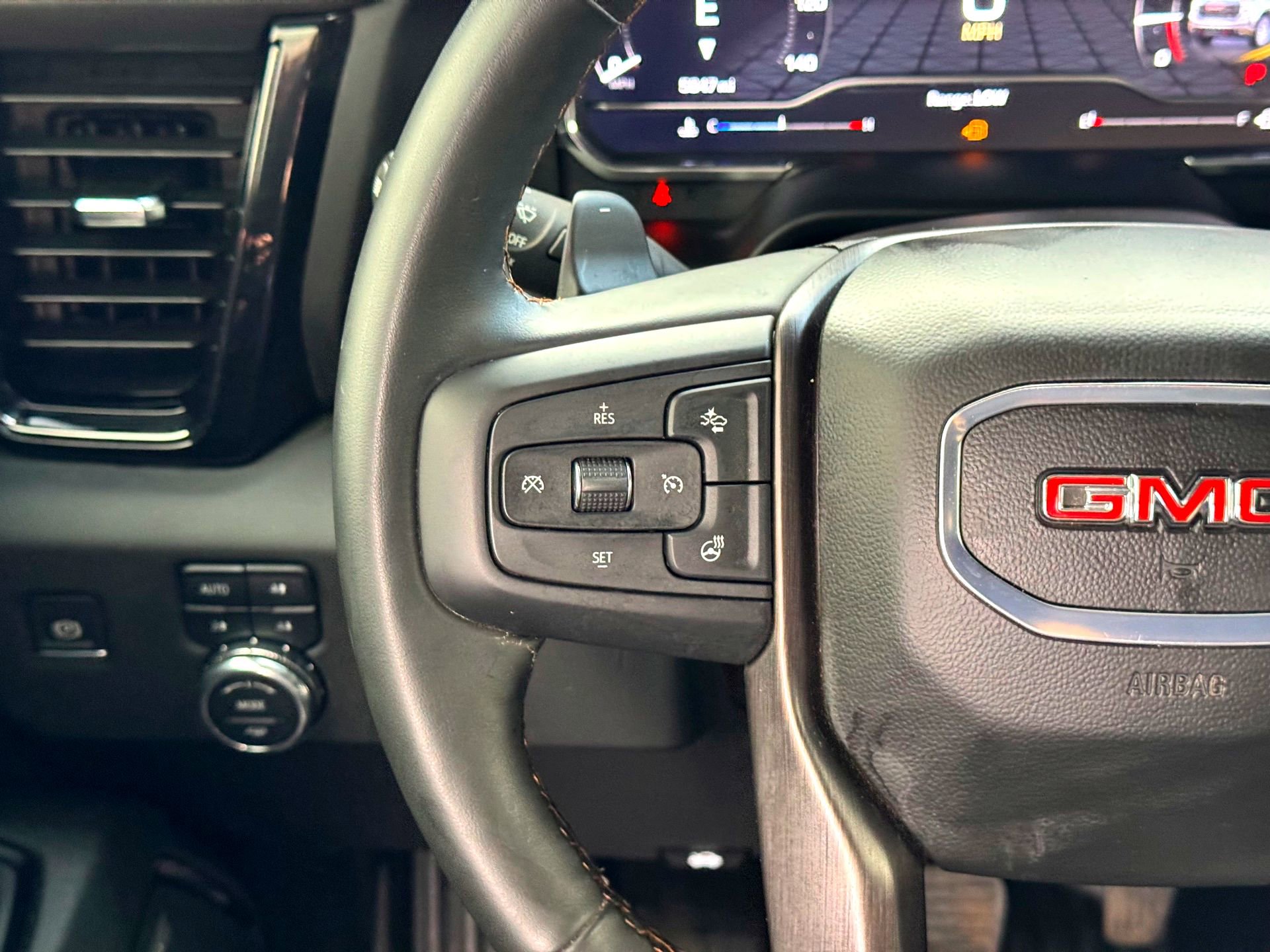 Used 2025 GMC Sierra 1500 AT4 image 23