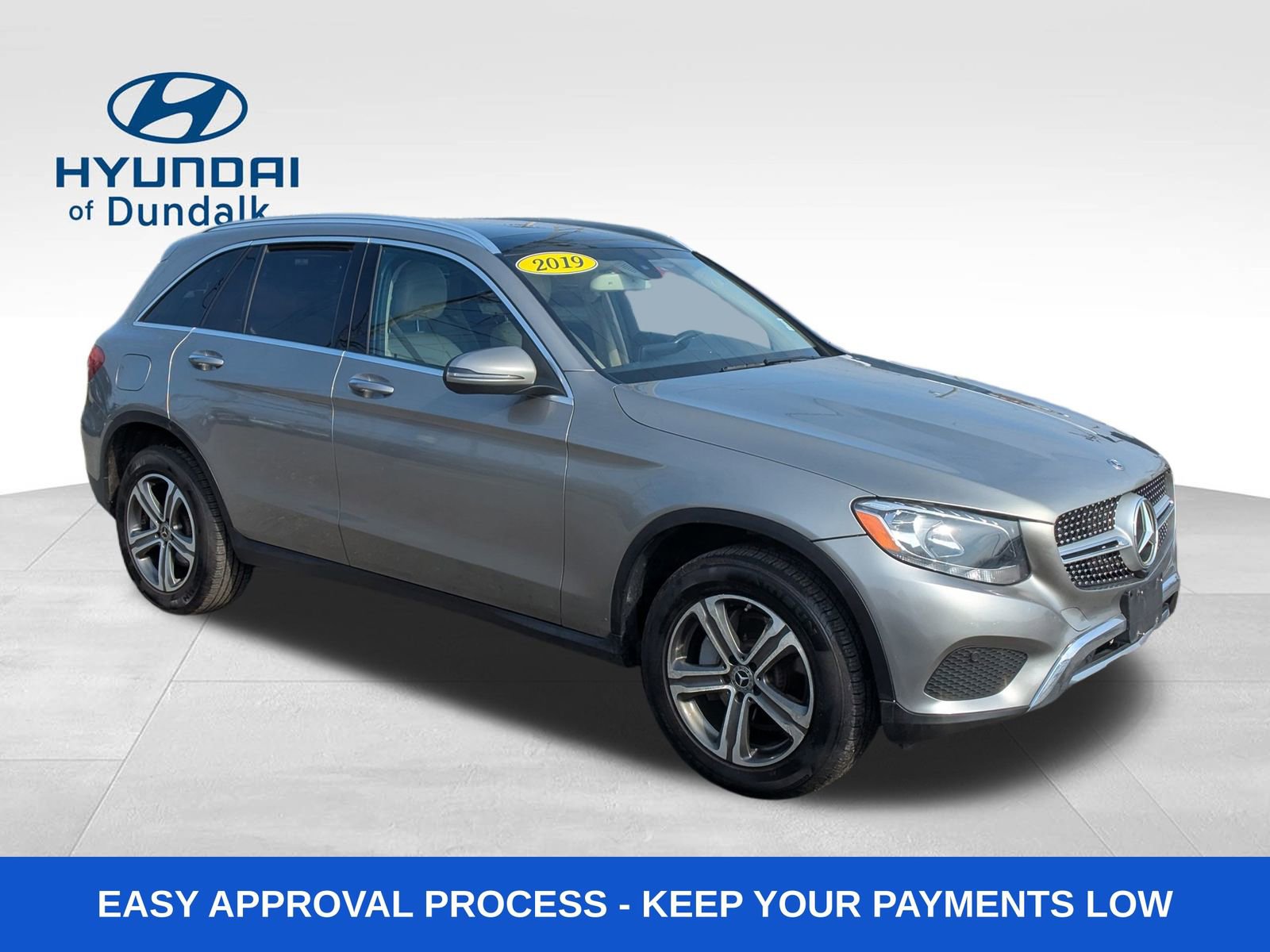 Used 2019 Mercedes-Benz GLC 300 4MATIC w/ Premium Package image 1