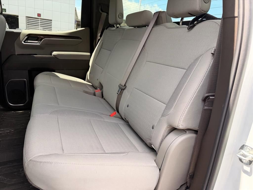 Used 2025 GMC Sierra 1500 SLE image 9