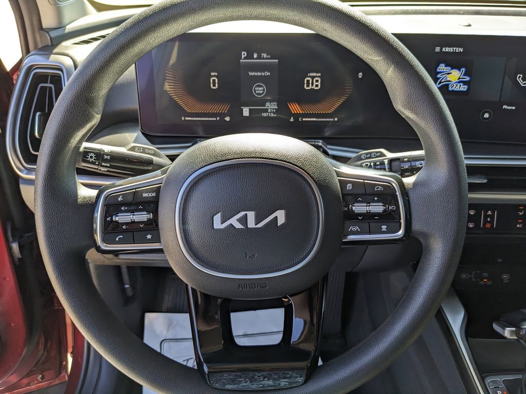 Certified 2025 Kia Sorento LX FWD image 29