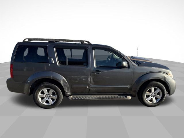 Used 2008 Nissan Pathfinder SE w/ Leather Pkg RWD image 2