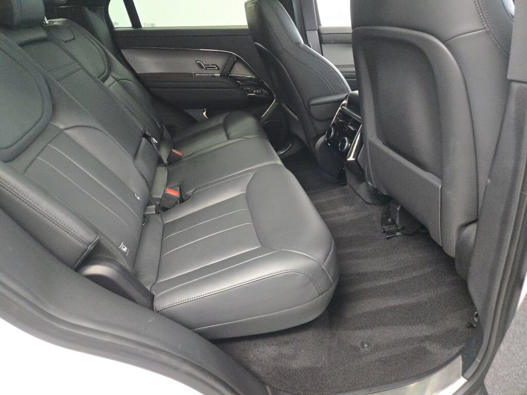 Used 2024 Land Rover Range Rover Sport Dynamic SE AWD/4WD image 9