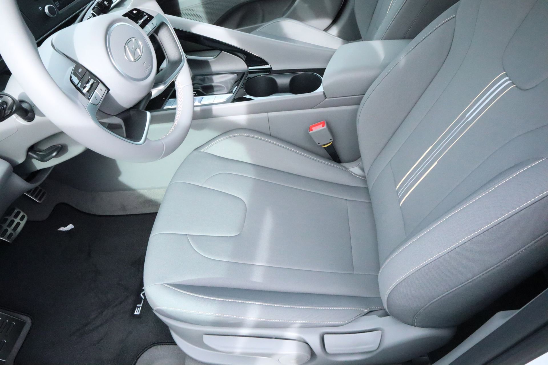 New 2026 Hyundai Elantra SEL Sport image 17