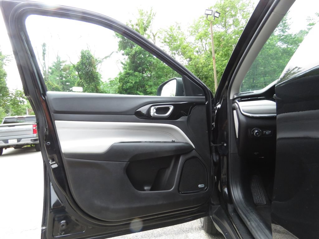 Used 2022 Jeep Compass Limited w/ Sun and Sound Group AWD/4WD image 9