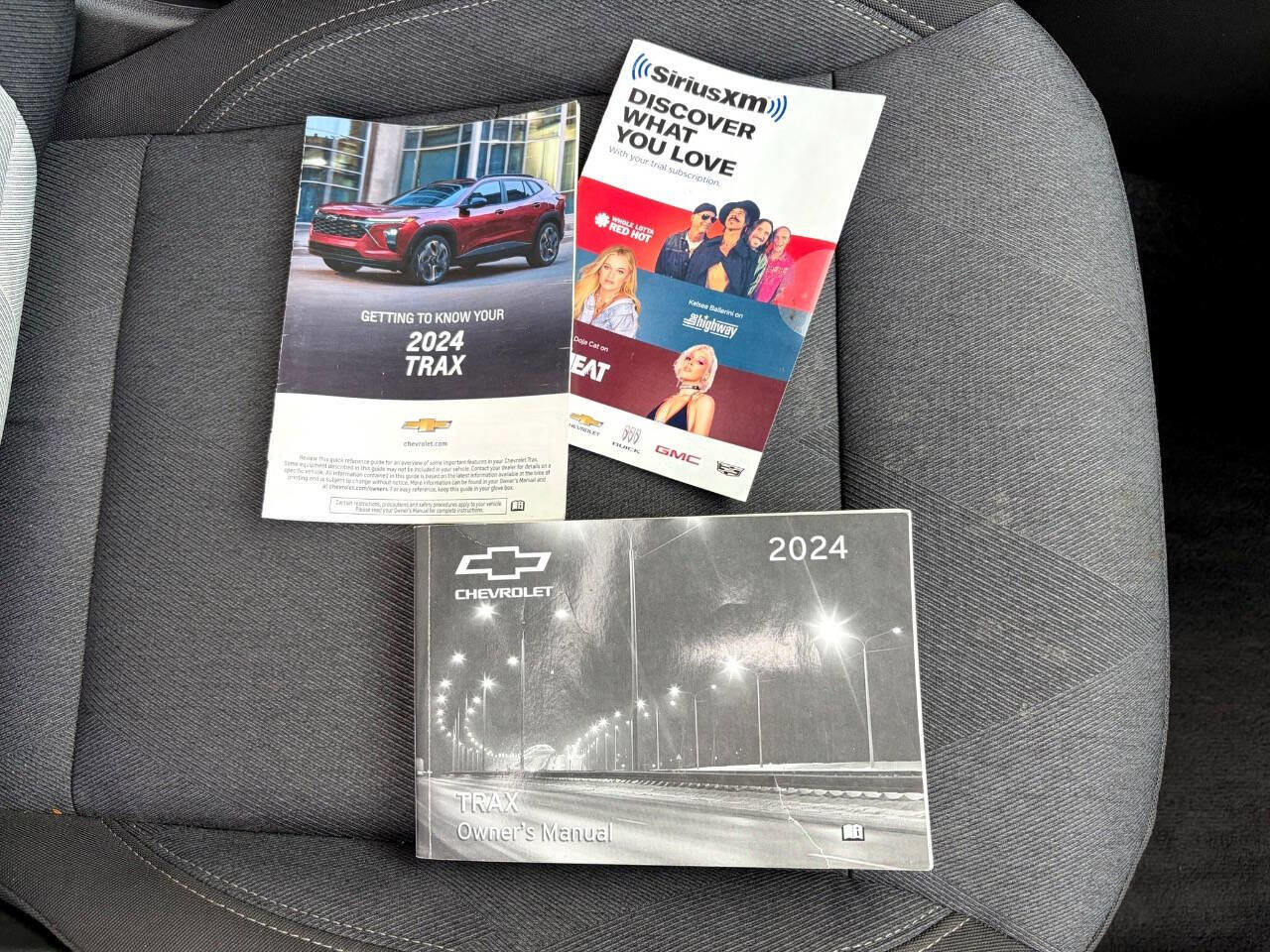 Used 2024 Chevrolet Trax RS w/ Driver Confidence Package image 28