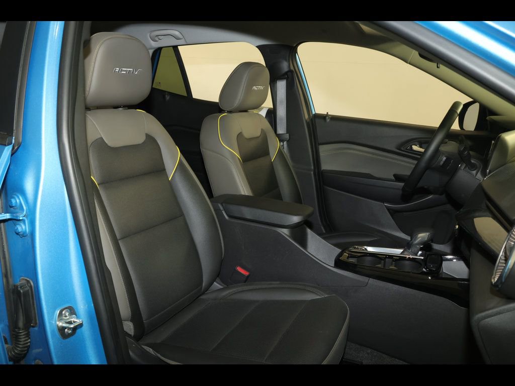 Used 2025 Chevrolet Trax ACTIV w/ Driver Confidence Package image 28