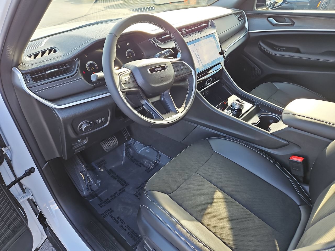 New 2026 Jeep Grand Cherokee Altitude AWD/4WD image 17