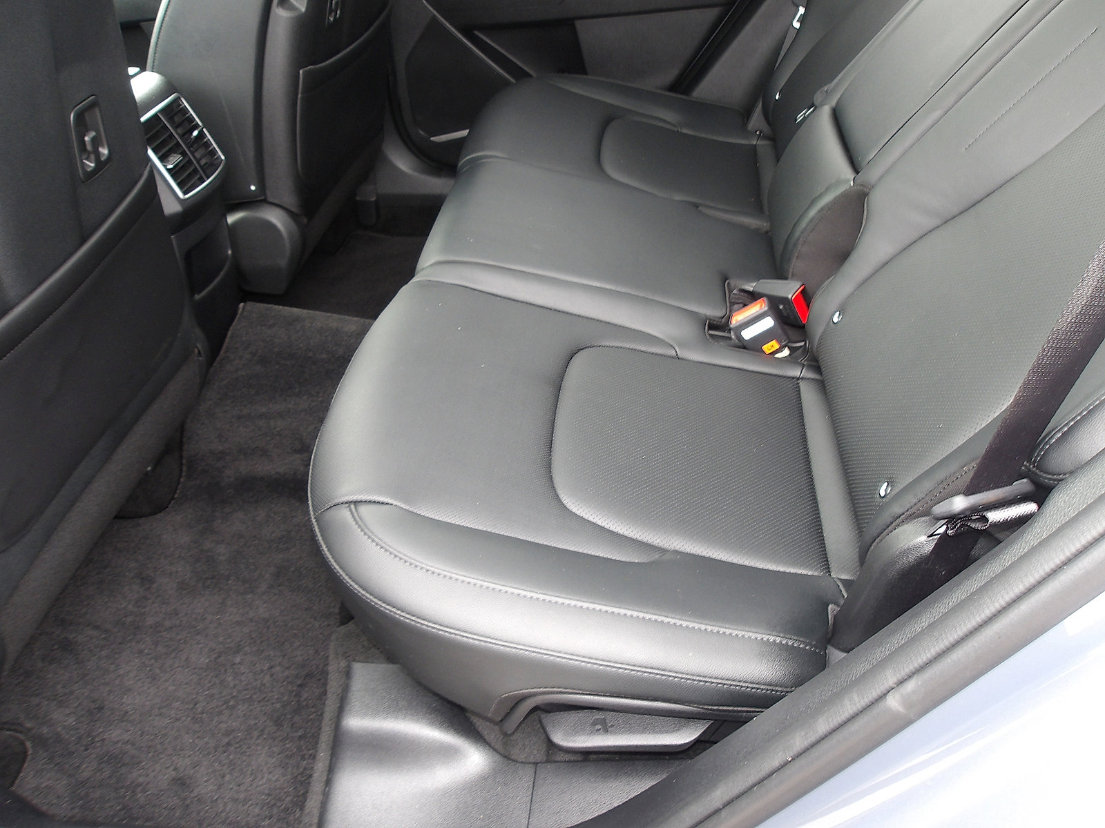 Used 2025 Kia Sportage EX w/ Premium Package image 12