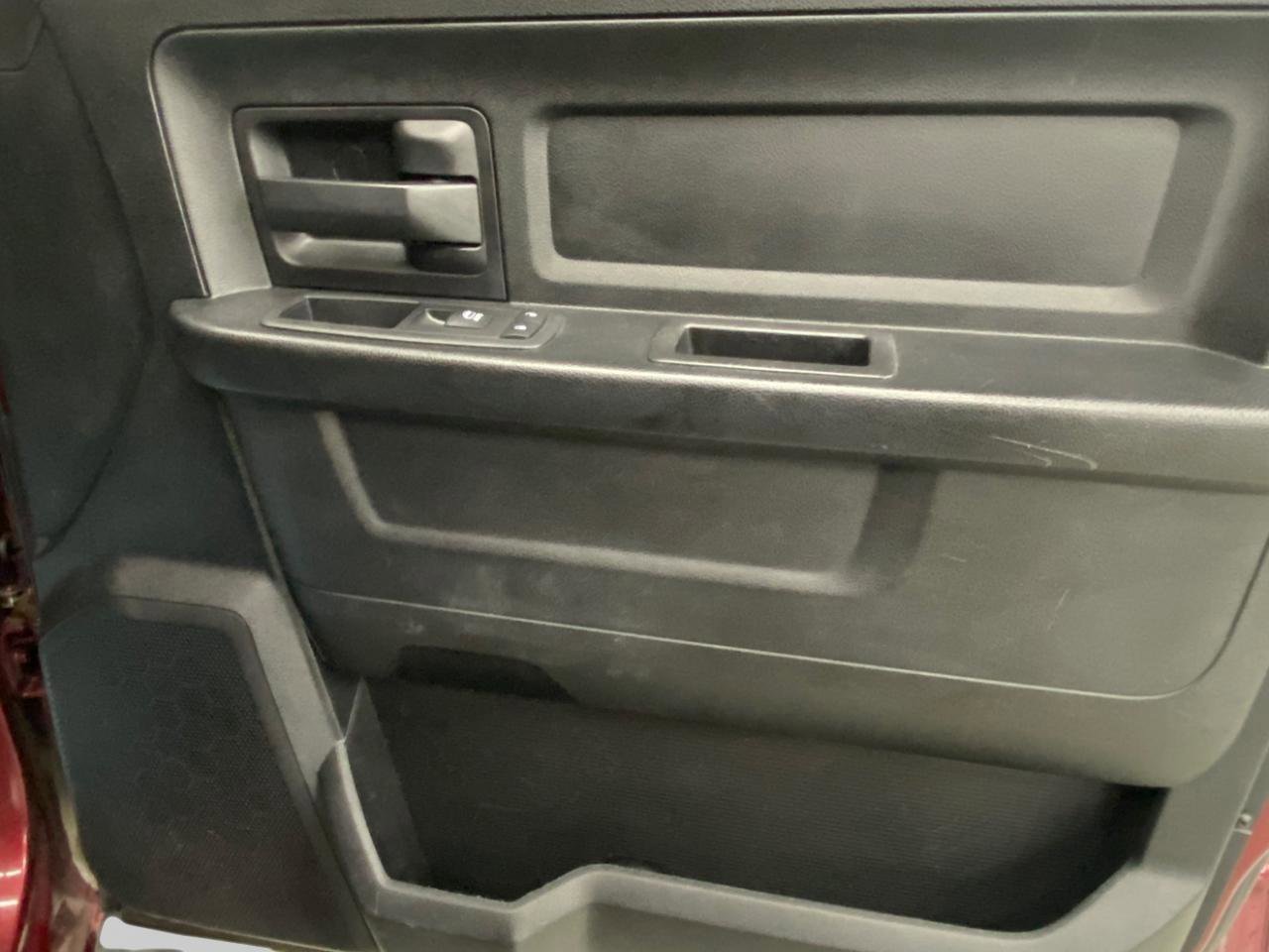 Used 2018 RAM 1500 Express image 21