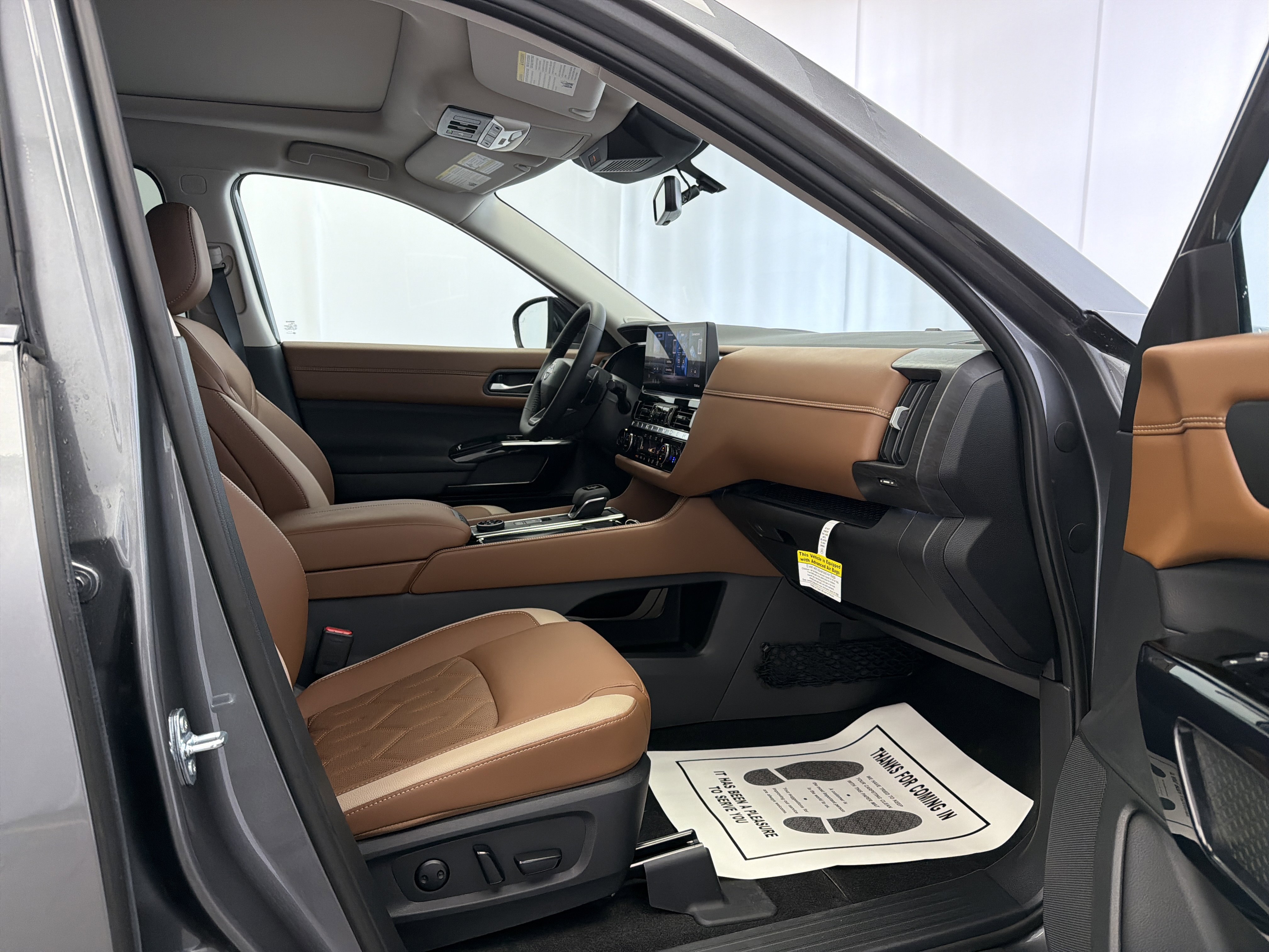 Used 2026 Nissan Pathfinder Platinum AWD/4WD image 11