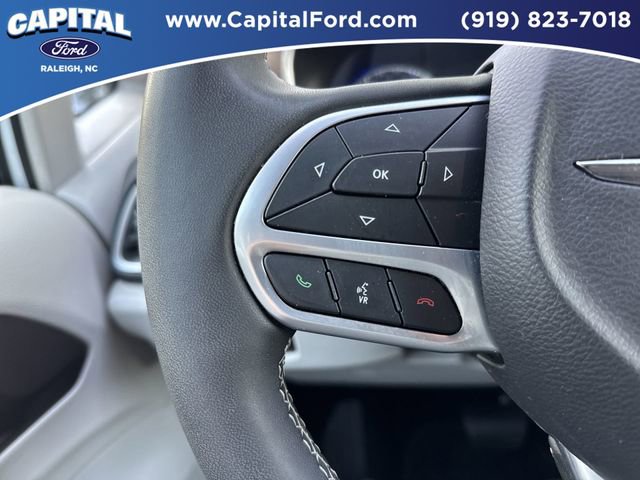 Used 2024 Chrysler Voyager LX image 25