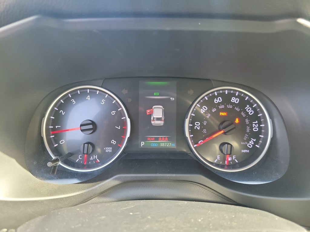 Used 2020 Toyota RAV4 LE FWD image 29