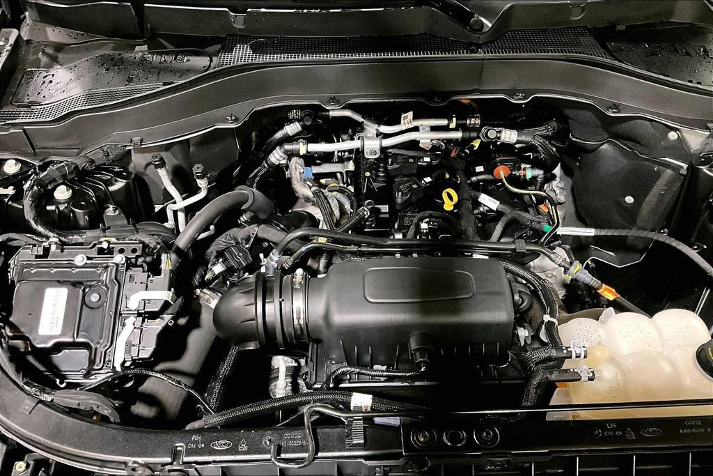 Certified 2023 Ford Explorer XLT w/ Equipment Group 202A image 27