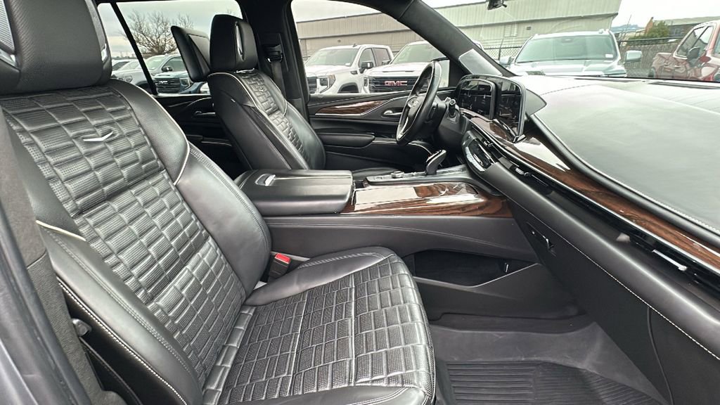 Certified 2021 Cadillac Escalade Premium Luxury Platinum image 15