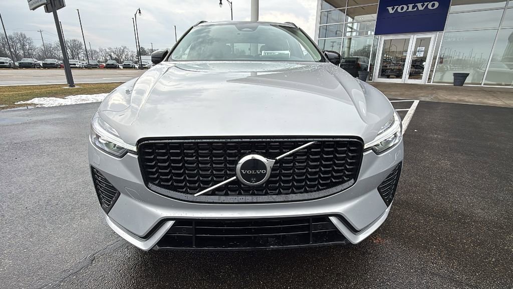 Certified 2025 Volvo XC60 B5 Plus image 31