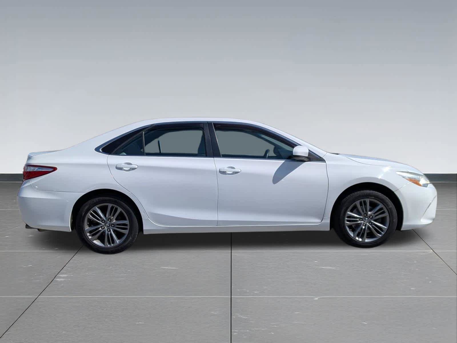 Used 2015 Toyota Camry LE FWD image 6