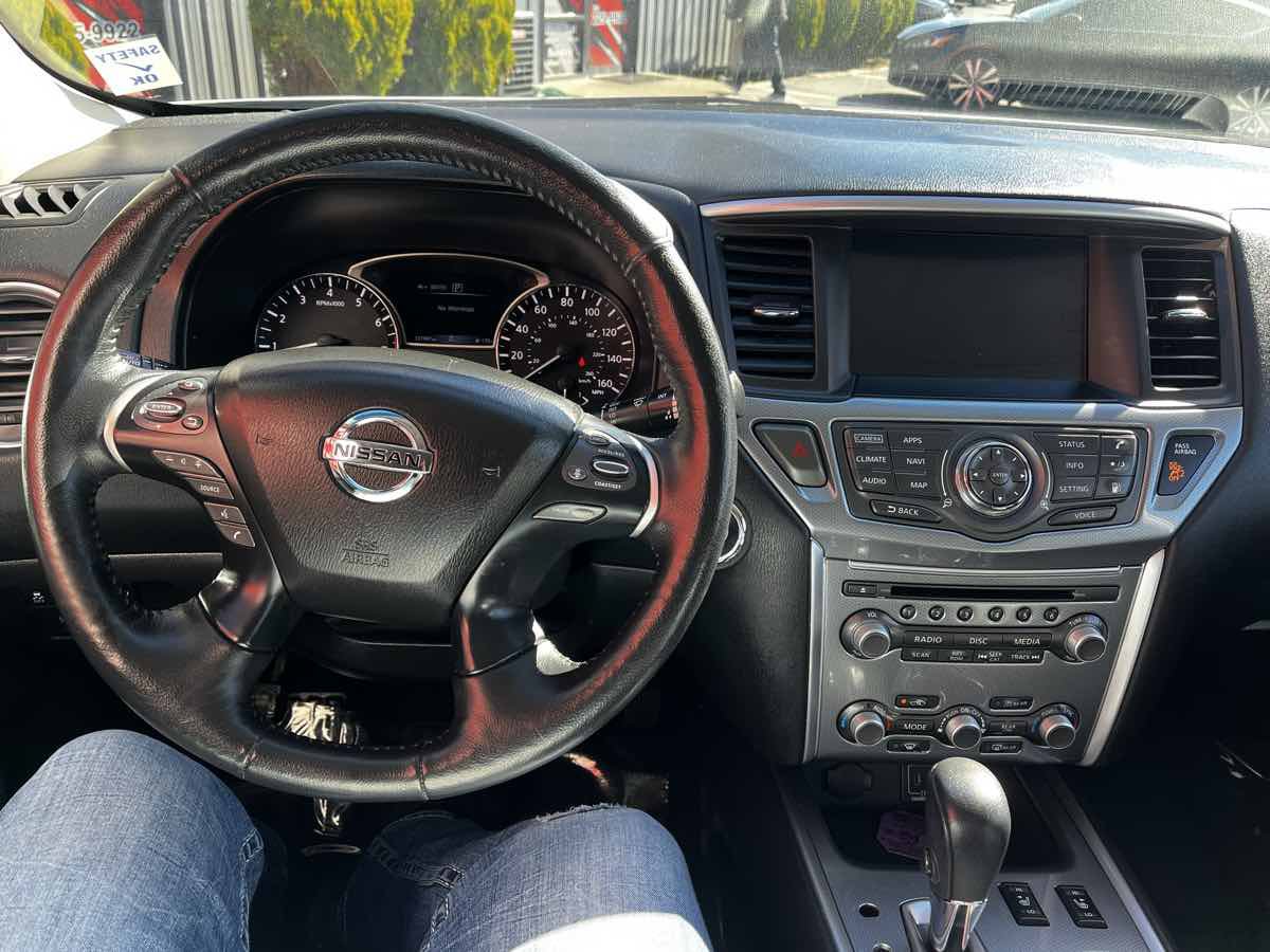 Used 2019 Nissan Pathfinder SL w/ Cargo Package AWD/4WD image 8