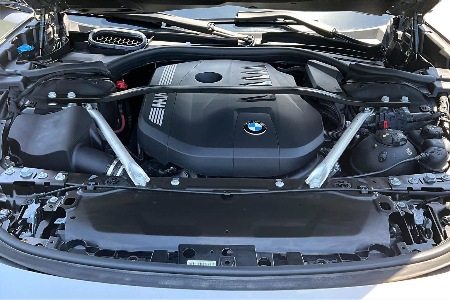 Certified 2025 BMW 740i RWD image 33
