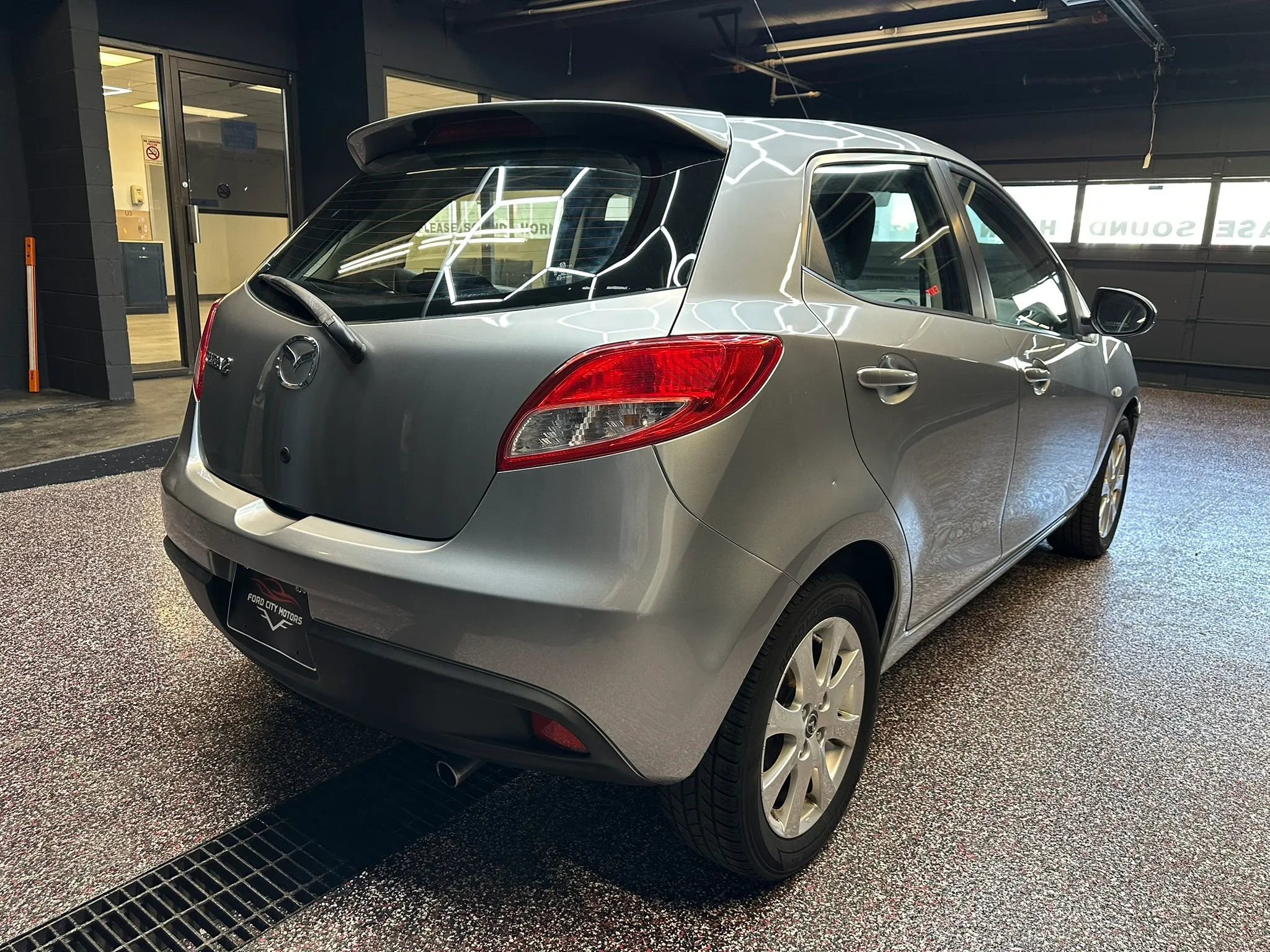 Used 2013 MAZDA MAZDA2 Touring FWD image 7