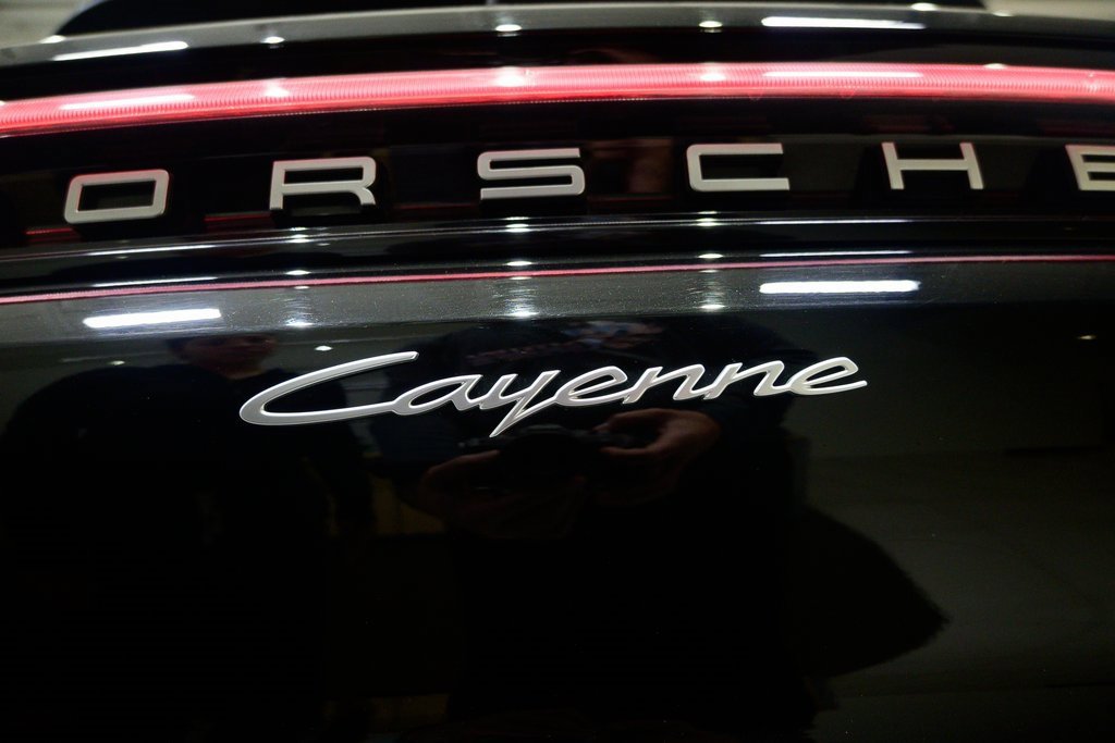 Used 2025 Porsche Cayenne image 18