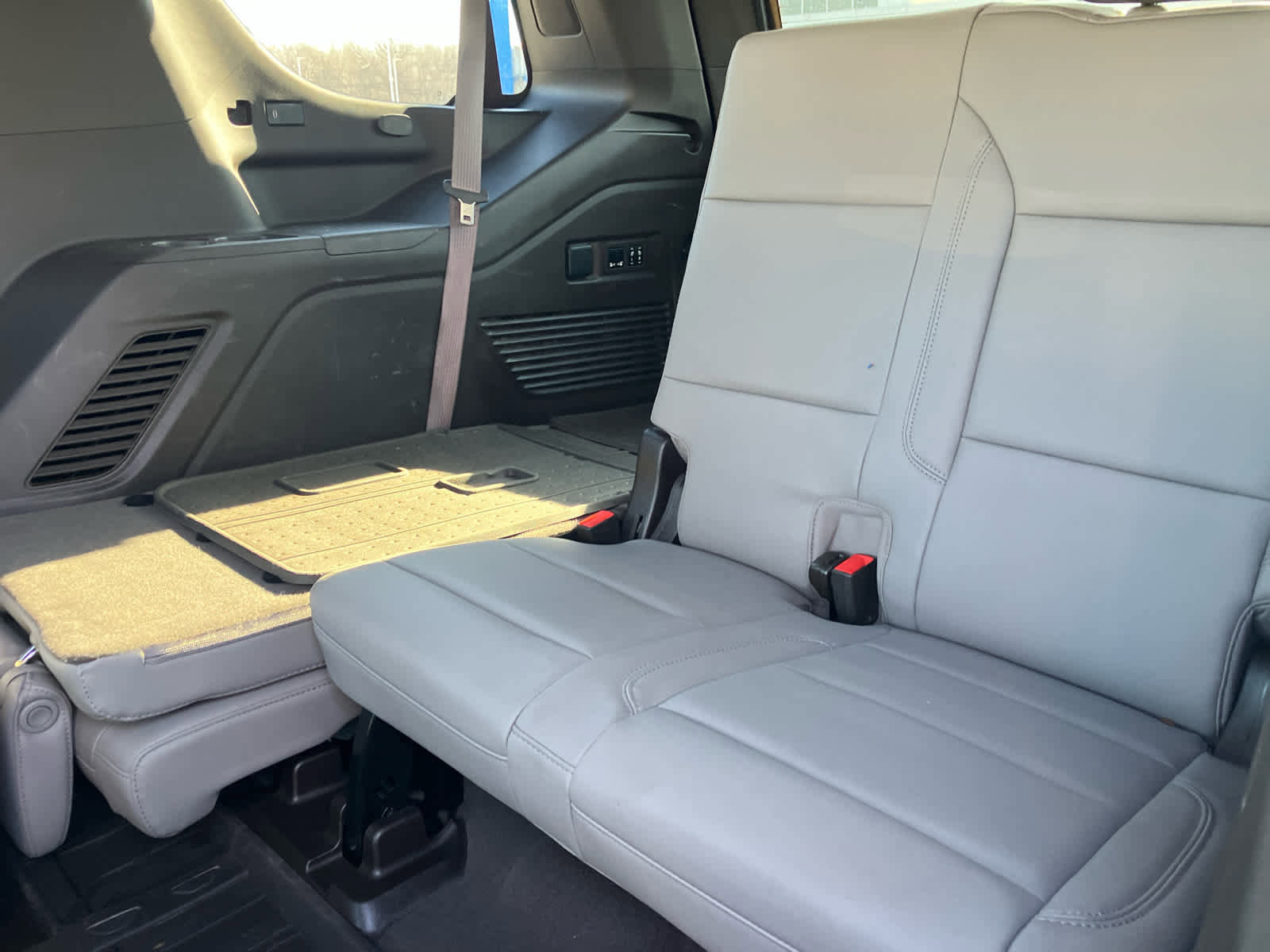 Certified 2024 Chevrolet Tahoe Z71 w/ Luxury Package image 36