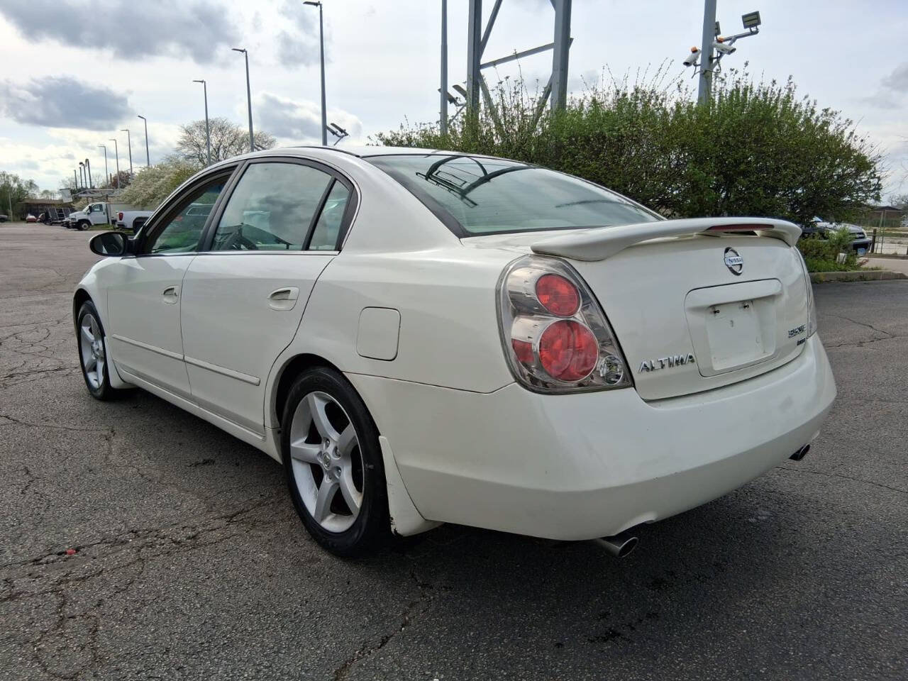Used 2005 Nissan Altima 3.5 SE w/ (M01) Sport Pkg FWD image 7