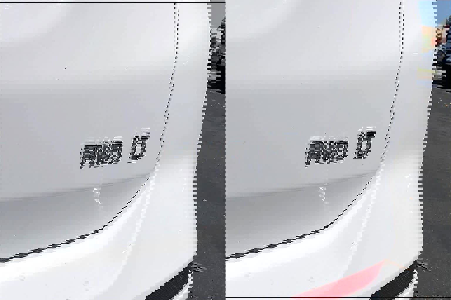 Used 2021 Chevrolet Equinox LT w/ LPO, Cargo Package image 9