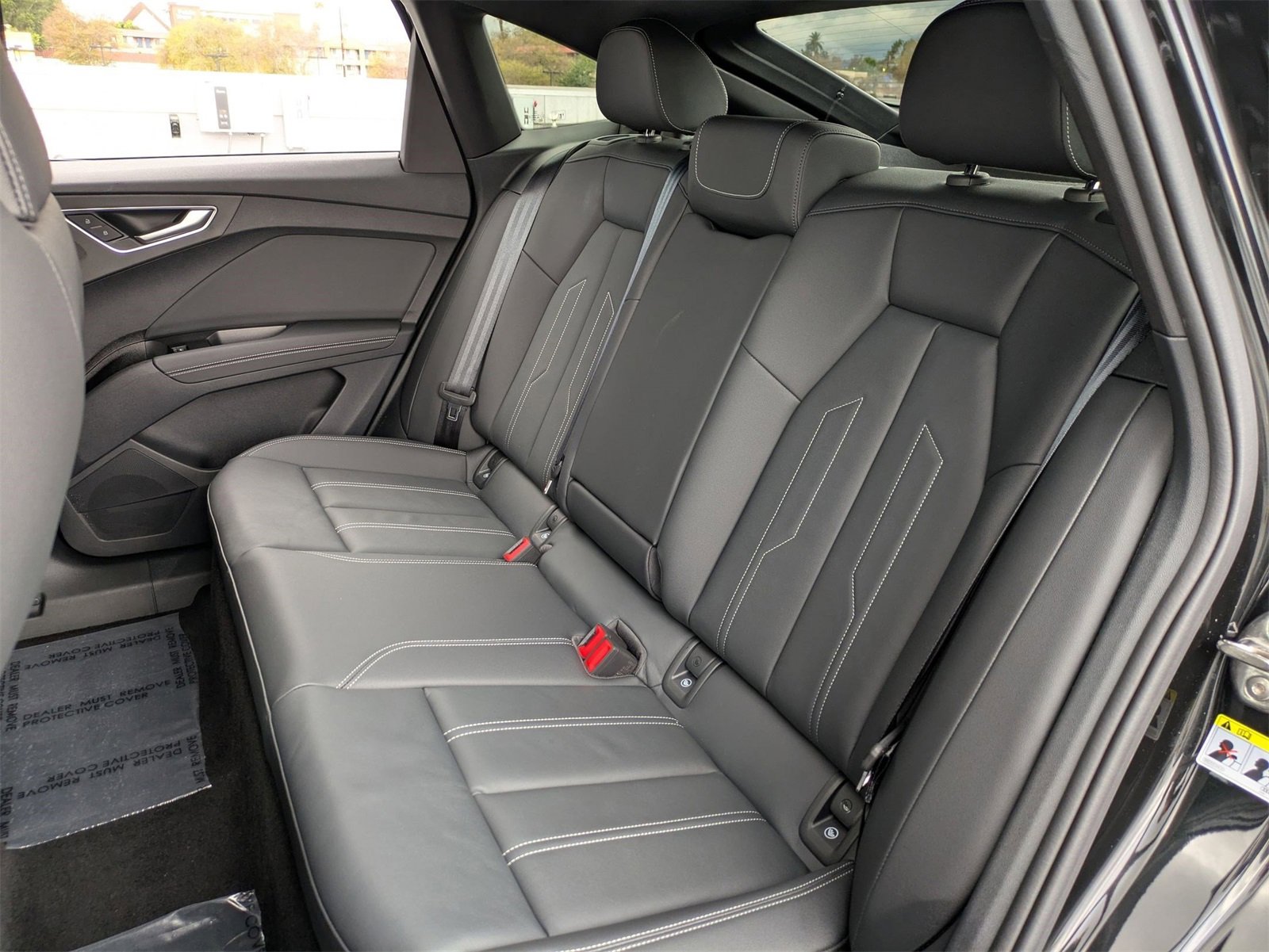 Used 2025 Audi Q4 e-tron Premium Plus w/ Premium Plus image 31