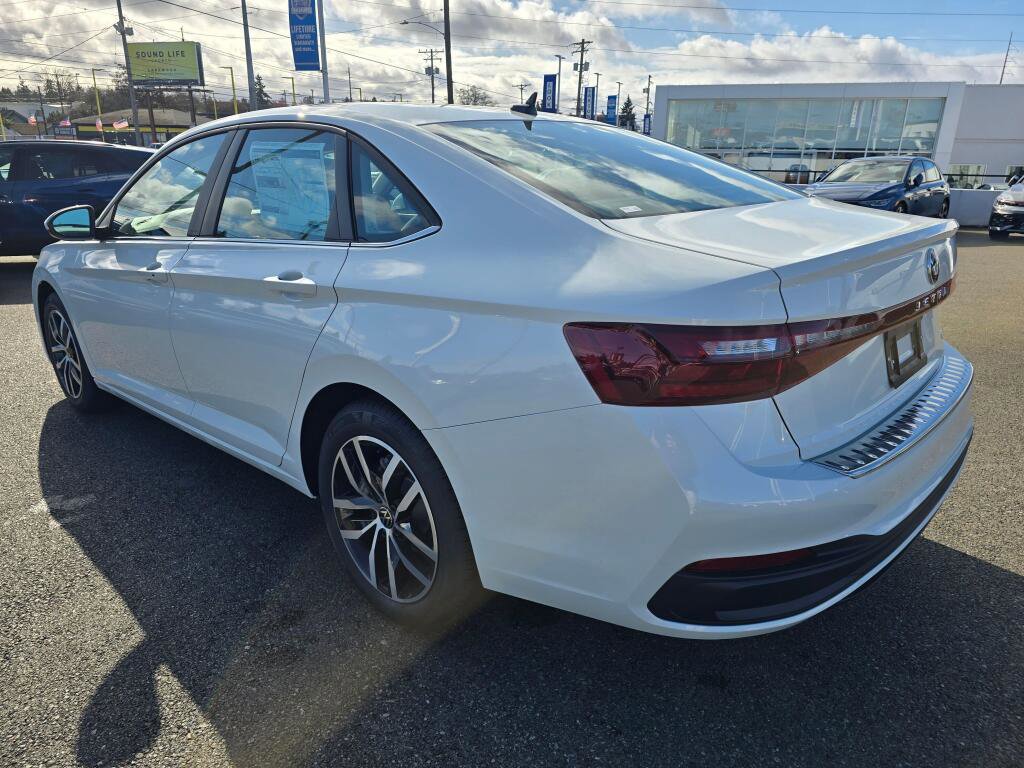 New 2026 Volkswagen Jetta SE image 6