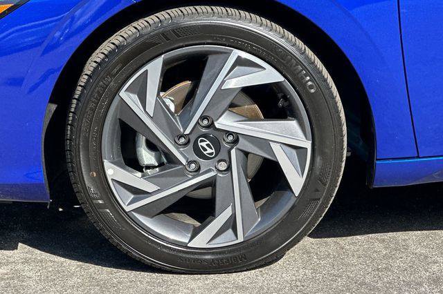 Used 2025 Hyundai Elantra Sport image 26