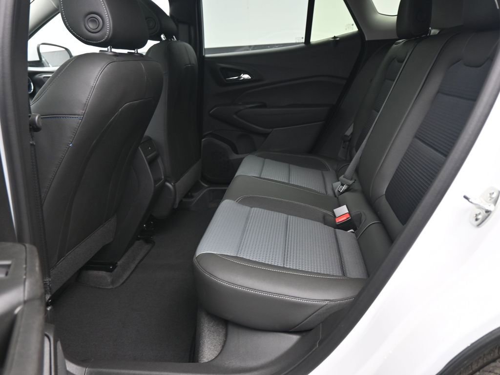 New 2026 Chevrolet Trax LT w/ Sunroof Package image 14