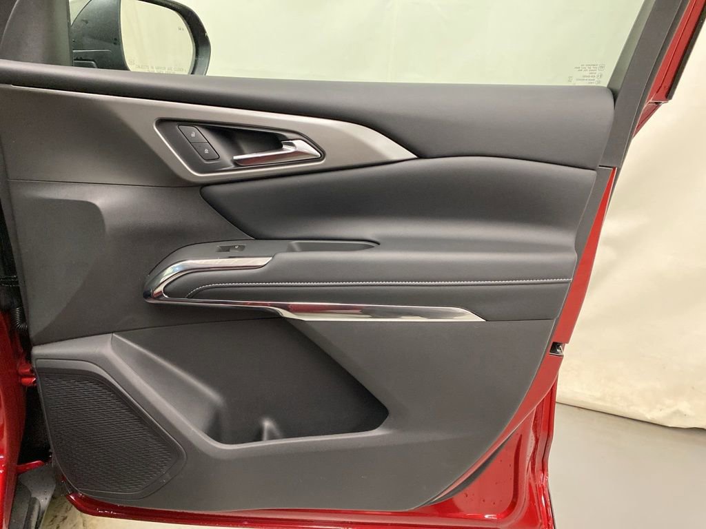 New 2026 Chevrolet Traverse LT w/ LPO, Floor Liner Package AWD/4WD image 11
