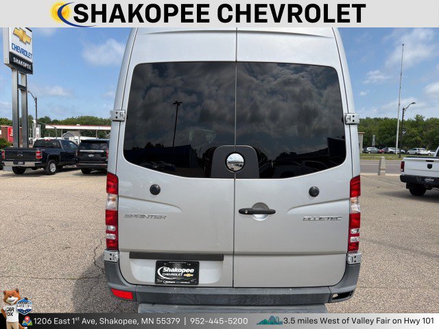 Used 2015 Freightliner Sprinter 2500 RWD image 3