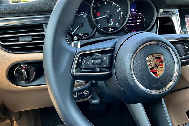 Used 2026 Porsche Macan image 11