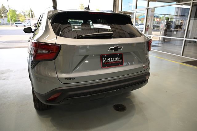 New 2026 Chevrolet Trax RS w/ Driver Confidence Package FWD image 6