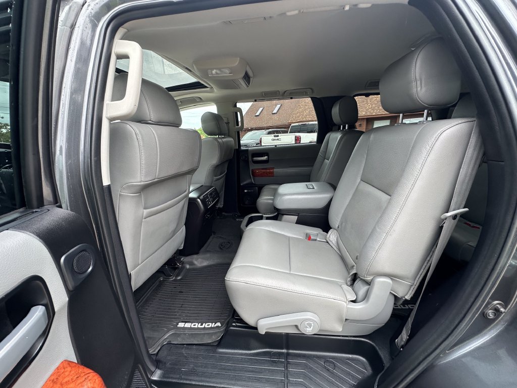 Used 2019 Toyota Sequoia Platinum AWD/4WD image 33