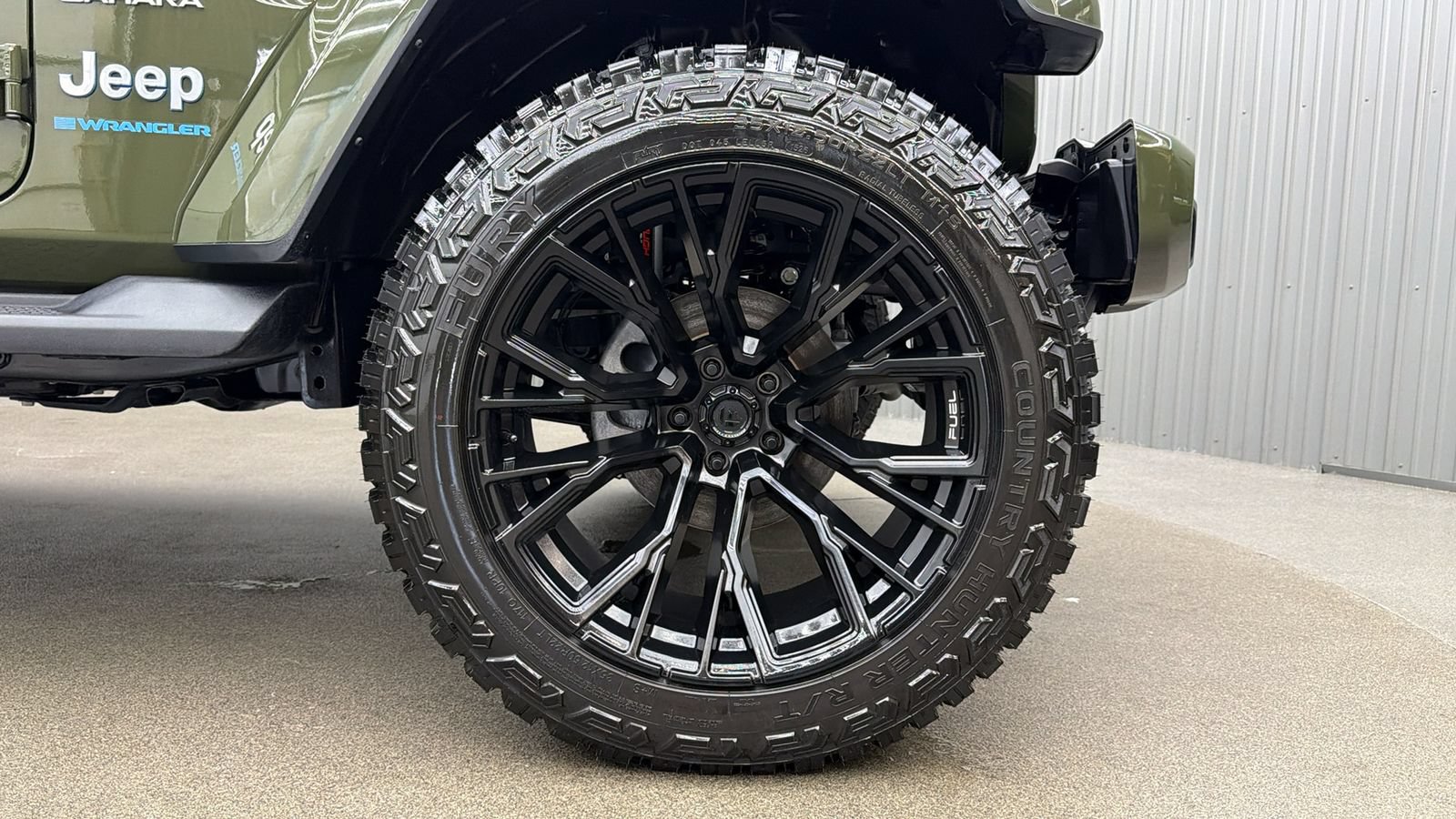 Used 2023 Jeep Wrangler Unlimited Sahara w/ Cold Weather Group AWD/4WD image 10